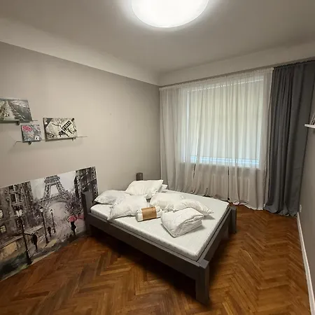 Centre Spacious Apartment, Up To 7, Self-checkin & Wi-fi *