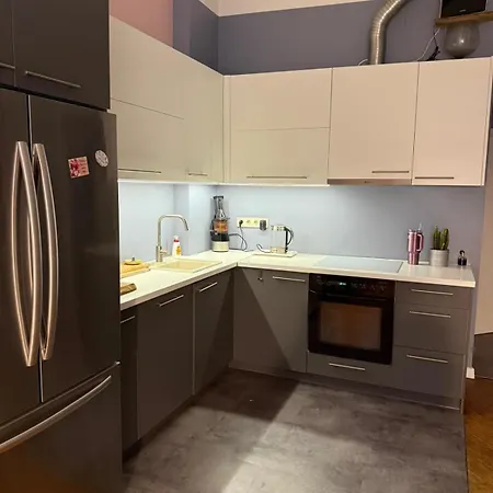 شقة Centre Spacious Apartment, Up To 7, Self-checkin & Wi-fi