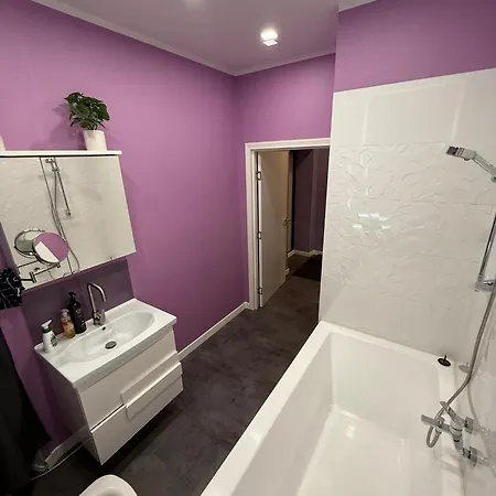 Centre Spacious Apartment, Up To 7, Self-checkin & Wi-fi *