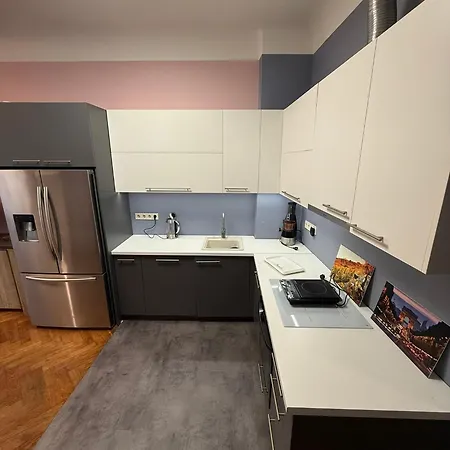 Centre Spacious Apartment, Up To 7, Self-checkin & Wi-fi