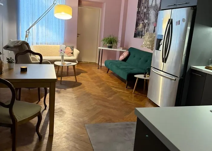 Centre Spacious Apartment, Up To 7, Self-checkin & Wi-fi Riga