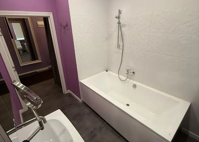 Centre Spacious Apartment, Up To 7, Self-checkin & Wi-fi *