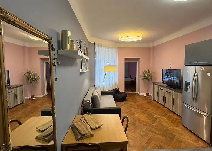 Apartment Centre Spacious Apartment, Up To 7, Self-checkin & Wi-fi