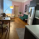 Centre Spacious Apartment, Up To 7, Self-checkin & Wi-fi 里加