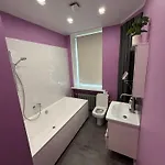 Lejlighed Centre Spacious Apartment, Up To 7, Self-checkin & Wi-fi Riga
