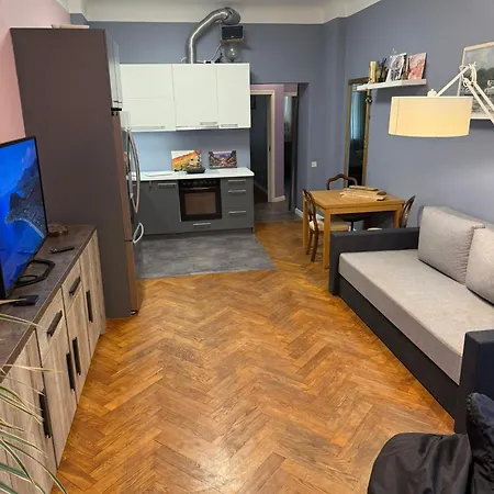 Lejlighed Centre Spacious Apartment, Up To 7, Self-checkin & Wi-fi *