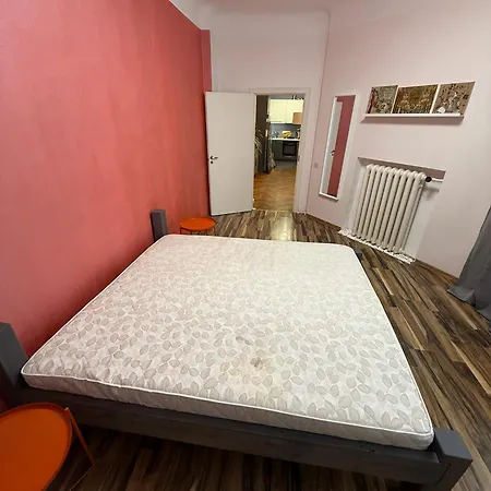 Lejlighed Centre Spacious Apartment, Up To 7, Self-checkin & Wi-fi Riga